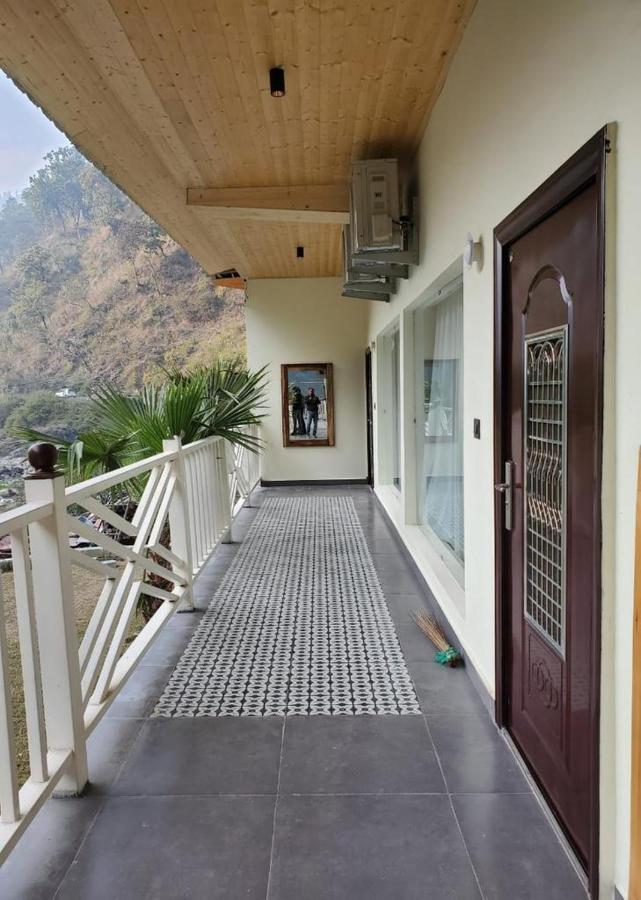 7 Hills Hotel And Resort ลันส์โดว์นี ภายนอก รูปภาพ