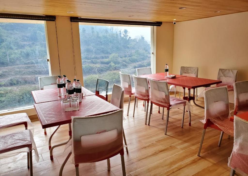 7 Hills Hotel And Resort ลันส์โดว์นี ภายนอก รูปภาพ